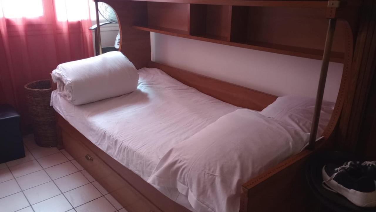 Pigalle De 25 M2 - 2 Lits Simples Type Gigogne Pour 2 Personnes - Coeur Touristique De - 2 Minutes De La Station Metro Pigalle ,petit Train Vers La Butte Montmartre-cabarets Moulin Rouge,chez Michou-restaurants Bouillon Pigalle,berliner Apartment Paris